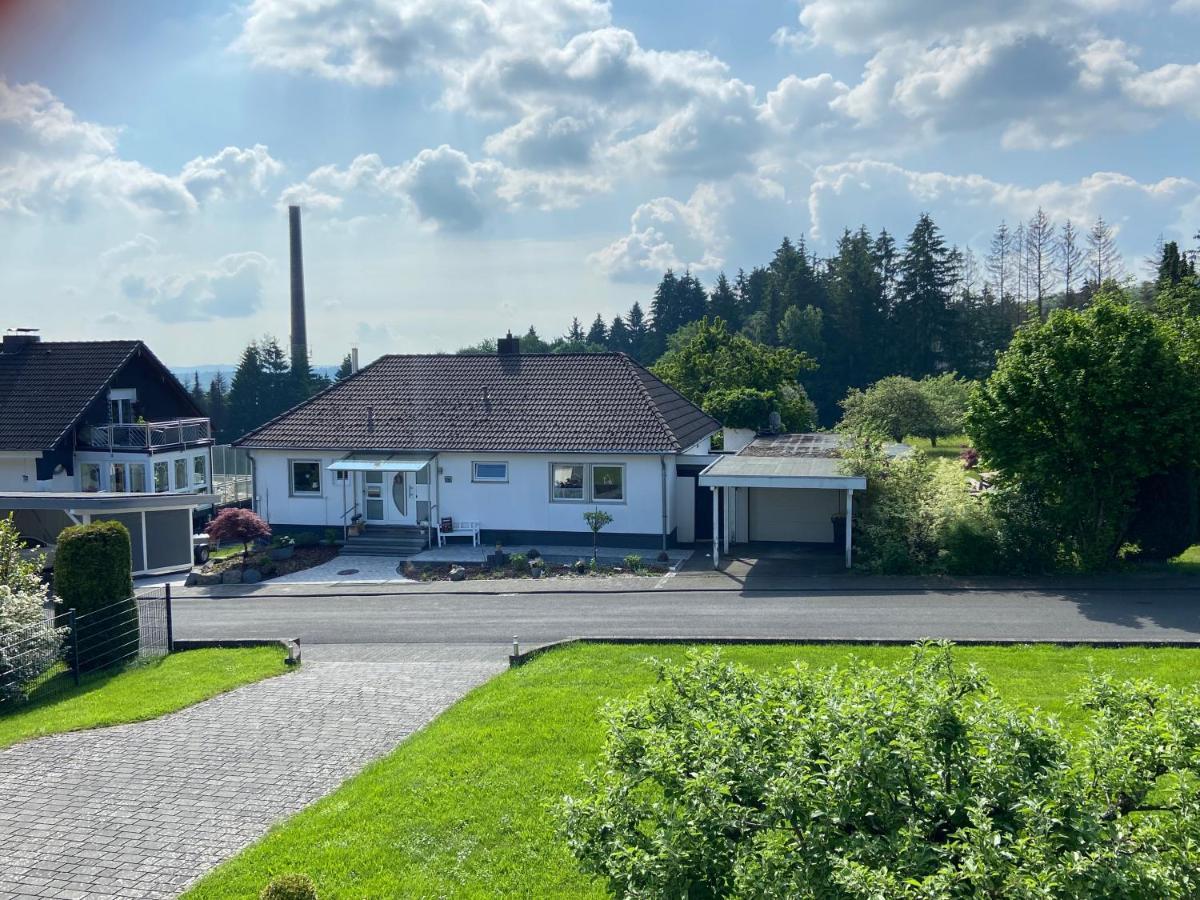 Buchlindenweg - Zimmer & Ferienwohnung Breitscheid  Екстериор снимка
